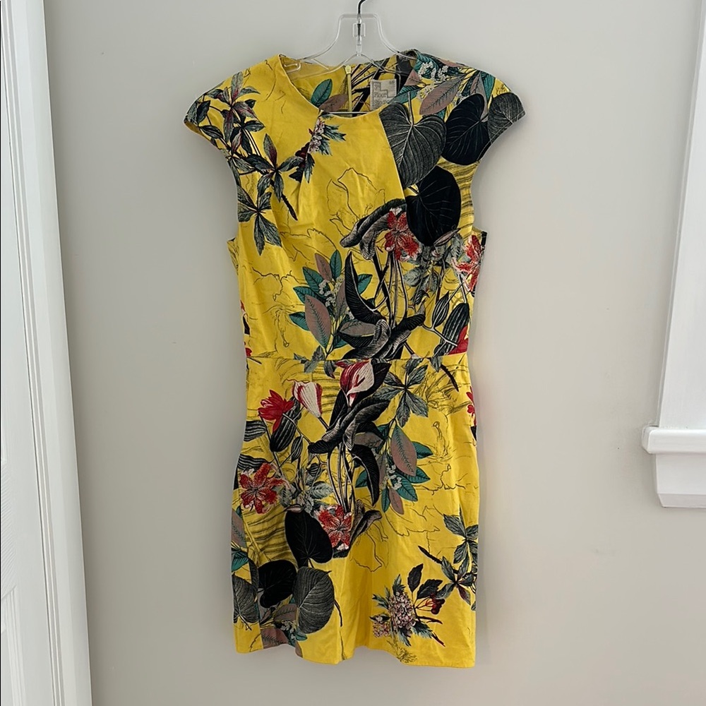 Yellow and Black Cap Sleeve Mini Sheath Dress